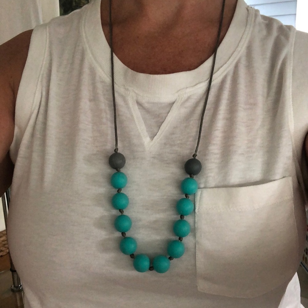 Silicone teething necklace.